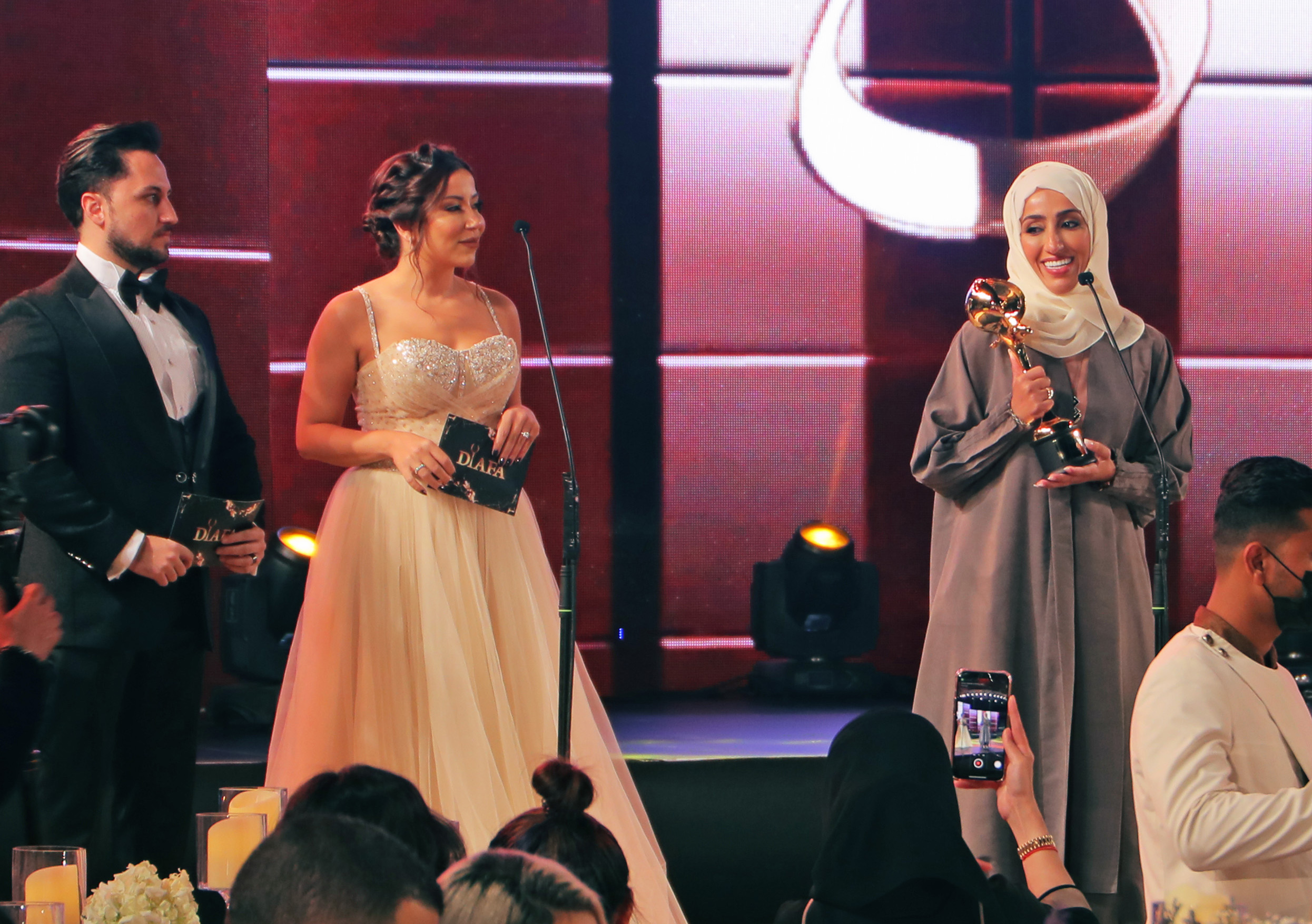 مهرجان ضيافة DIAFA يكرم المخرجة الإماراتية نهلة الفهد