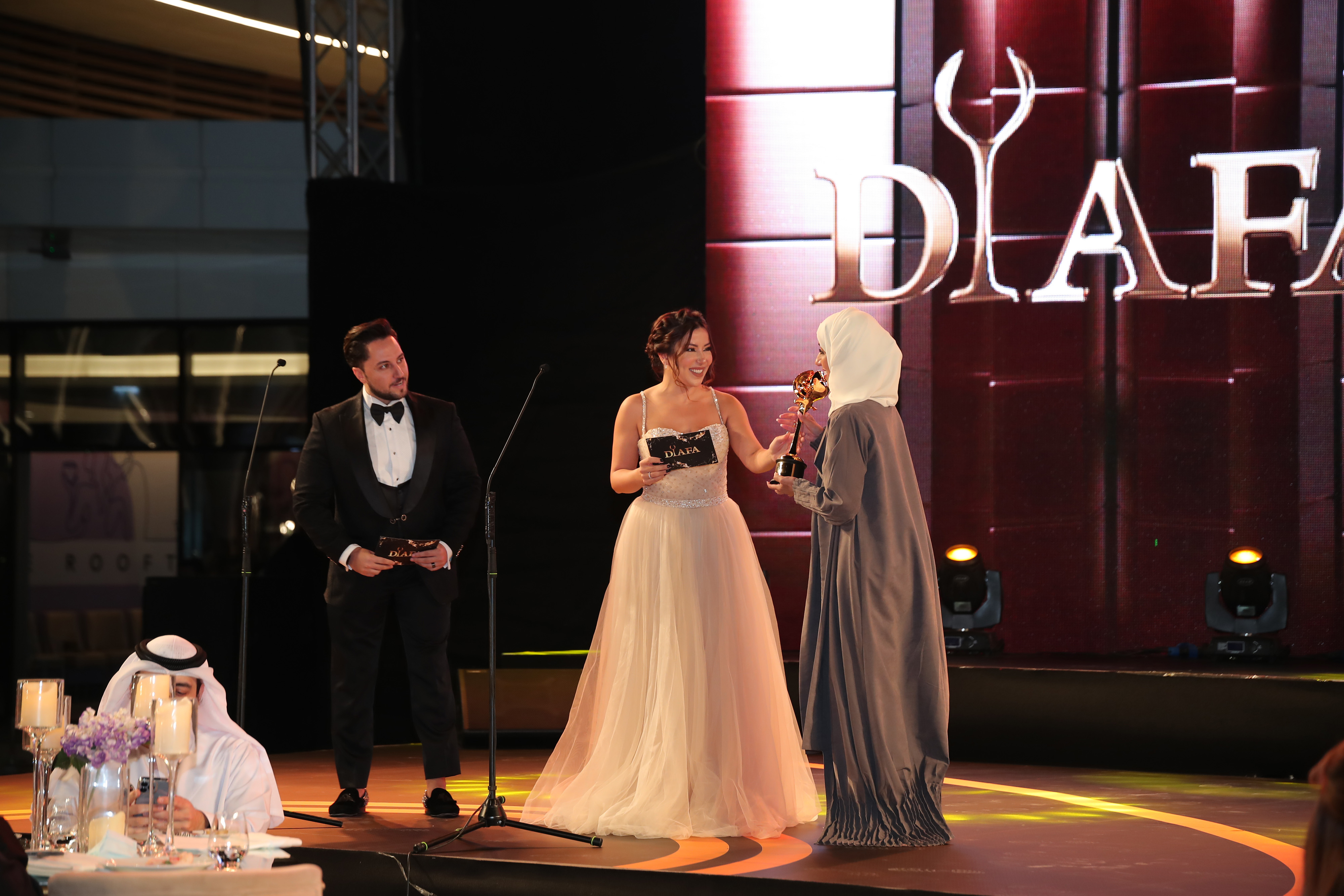 مهرجان ضيافة DIAFA يكرم المخرجة الإماراتية نهلة الفهد