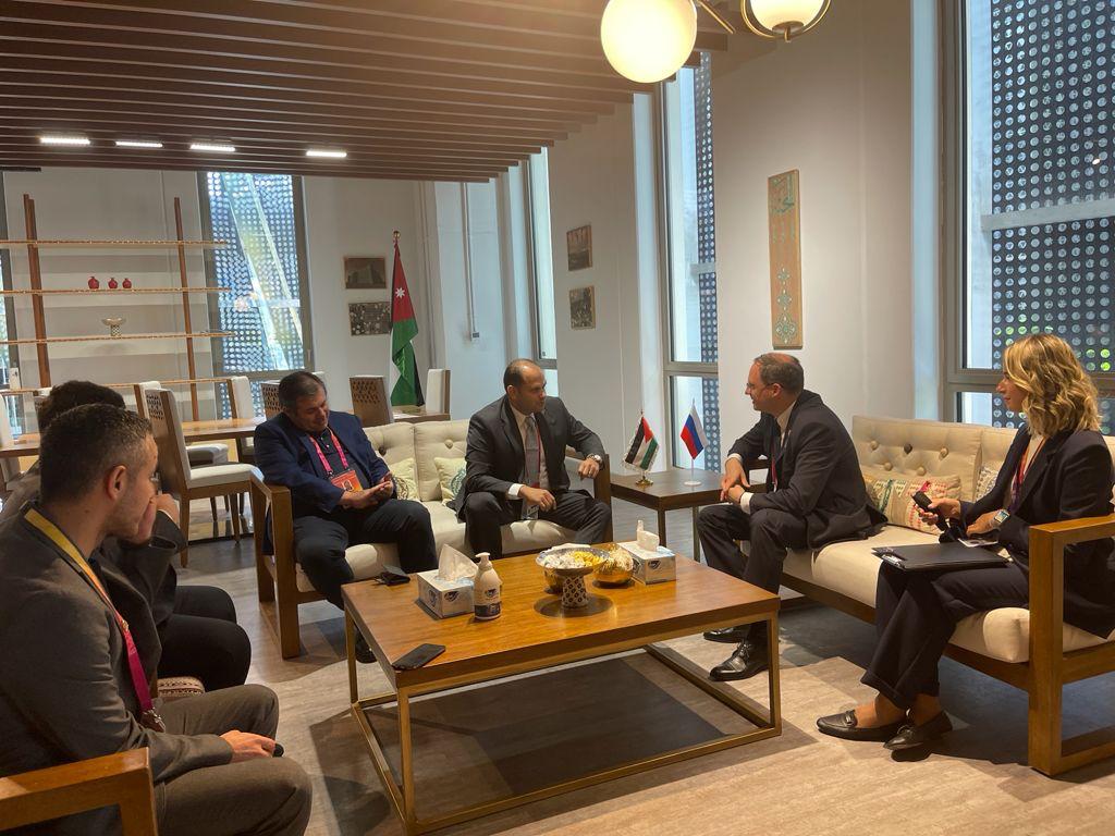  القطارنة يلتقي نائب وزير الصناعة والتجارة الروسي في اكسبو دبي