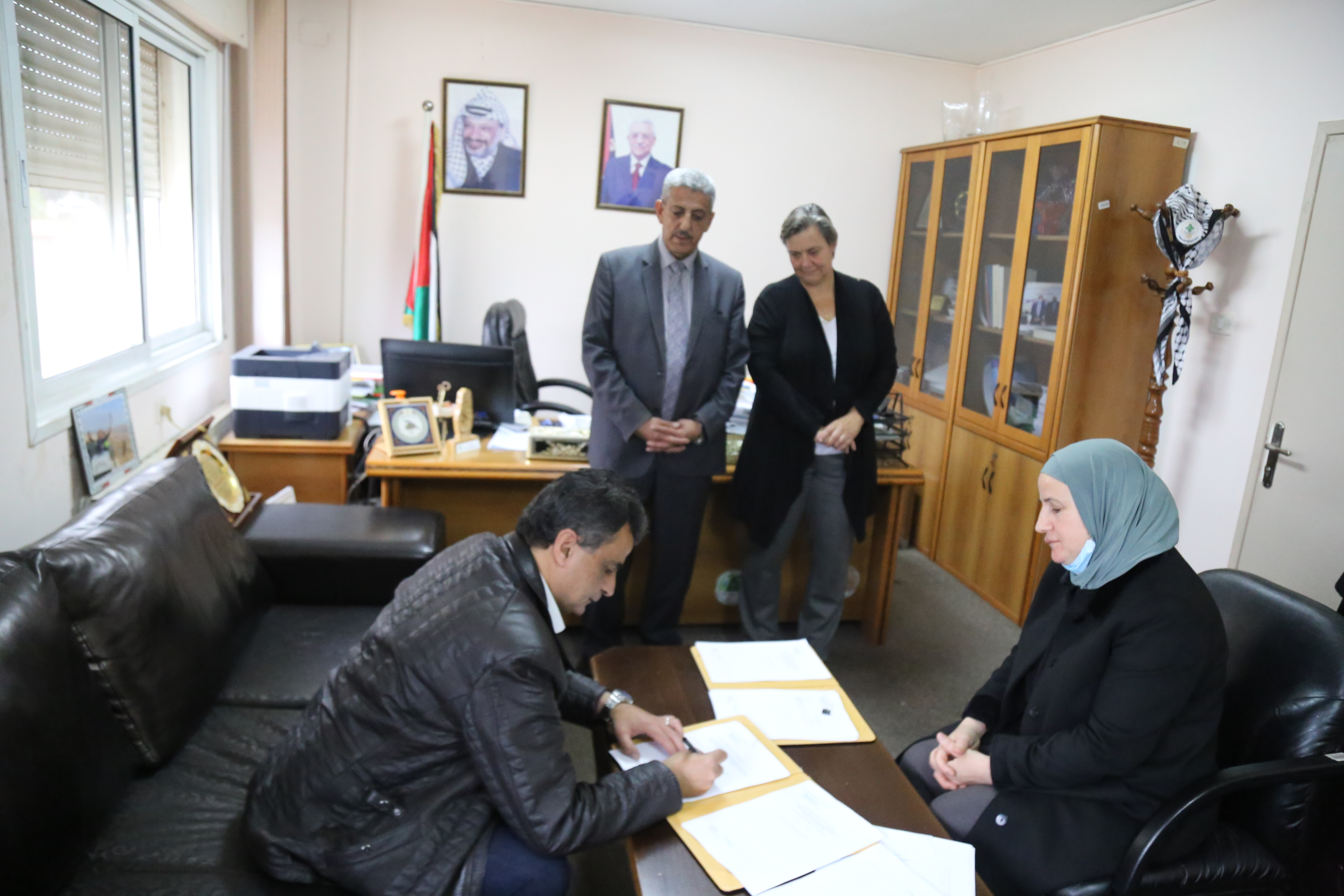 توقيع اتفاقيات تمويل مشاريع بين  5 مؤسسات فلسطينية ومرفق البيئة العالمي