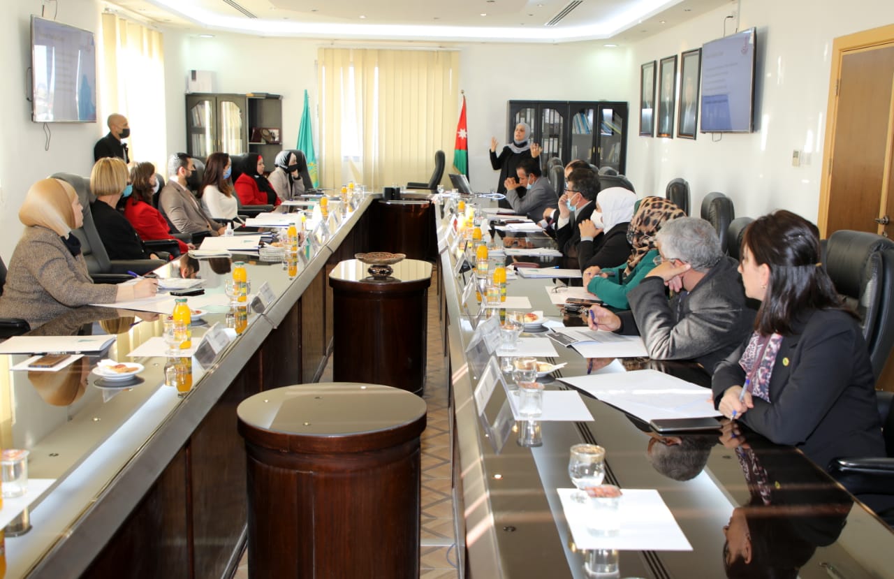 السفيرة البريطانية تزور جامعة آل البيت