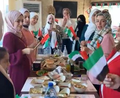 ملهمات الطاقة الإيجابية يحتفلن باليوم الوطني ال50 للإتحاد ويحتفين باليوبيل الذهبي للإمارات