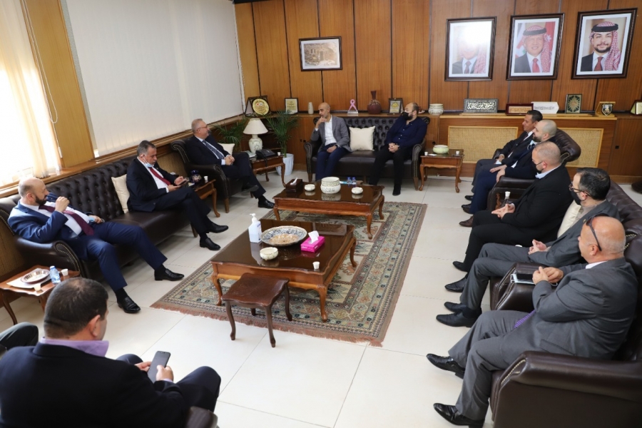 اليرموك و زين الأردن يبحثان تعزيز الشراكة والتعاون في مختلف المجالات