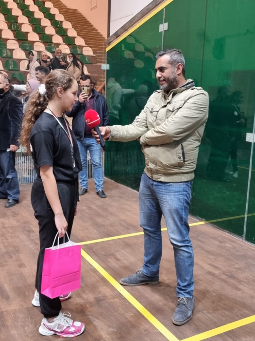 الطالبة جمان الصالح من مدارس النظم الحديثة تحقق المركز الثاني في بطولة السكواش