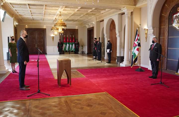 الملك يتقبل أوراق اعتماد عدد من السفراء (صور)