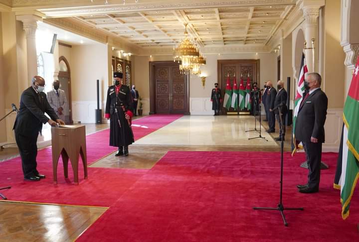 الملك يتقبل أوراق اعتماد عدد من السفراء (صور)