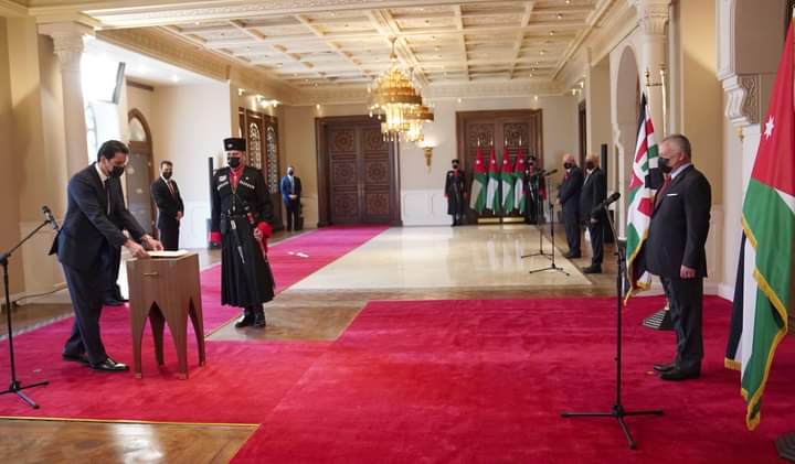 الملك يتقبل أوراق اعتماد عدد من السفراء (صور)