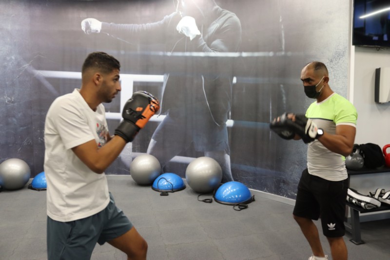 الحوراني يفتتح مركز اللياقة الجديد بمجمع الارينا في عمان الاهلية .. صور