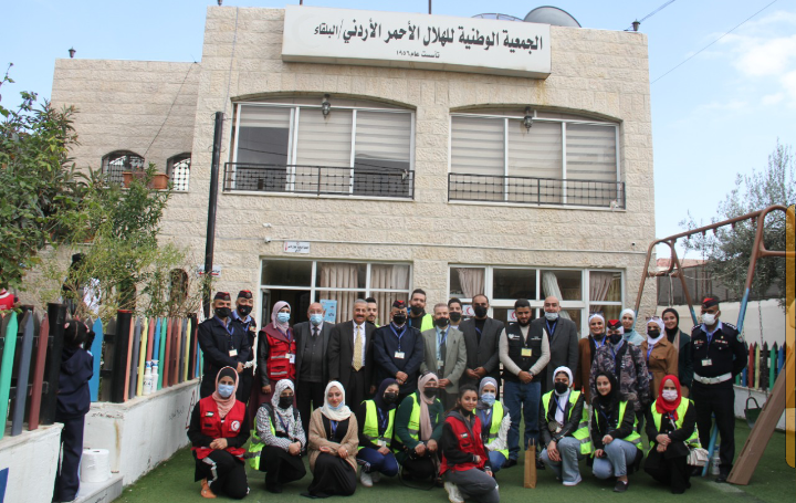 جامعه البلقاء التطبيقية وفريق العطاء ينفذون مبادره بعنوان كلنا شركاءفي السلط