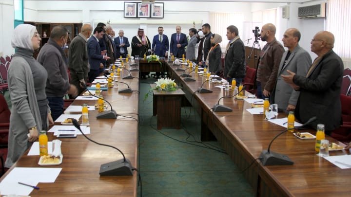 ندوة في جامعة آل البيت بعنوان   (الحياة السياسية في الدولة الأردنية) 