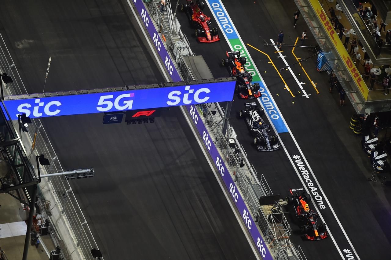    ارتفاع قیاسي لحركة الانترنت بنسبة %740 والصوتیة %800 في جائزة stc الكبرى للفورمولا1