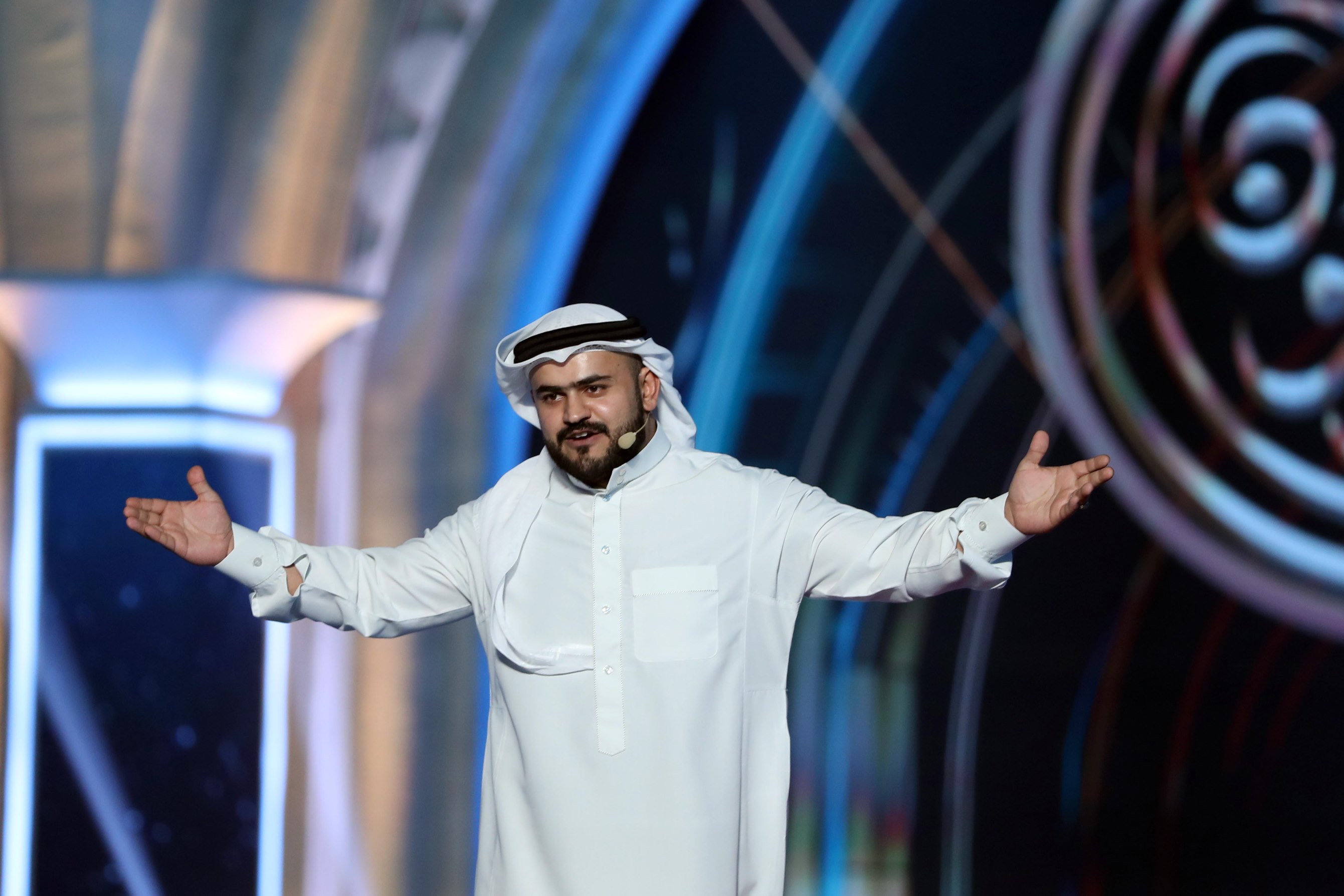 شاعر المليون 10 ينطلق بأولى حلقاته المباشرة من مسرح شاطئ الراحة بأبوظبي