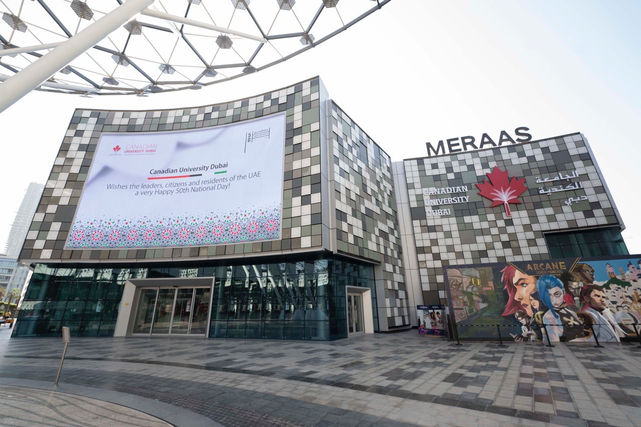 الجامعة الكندیة دبي تدشن مبناھا الجدید