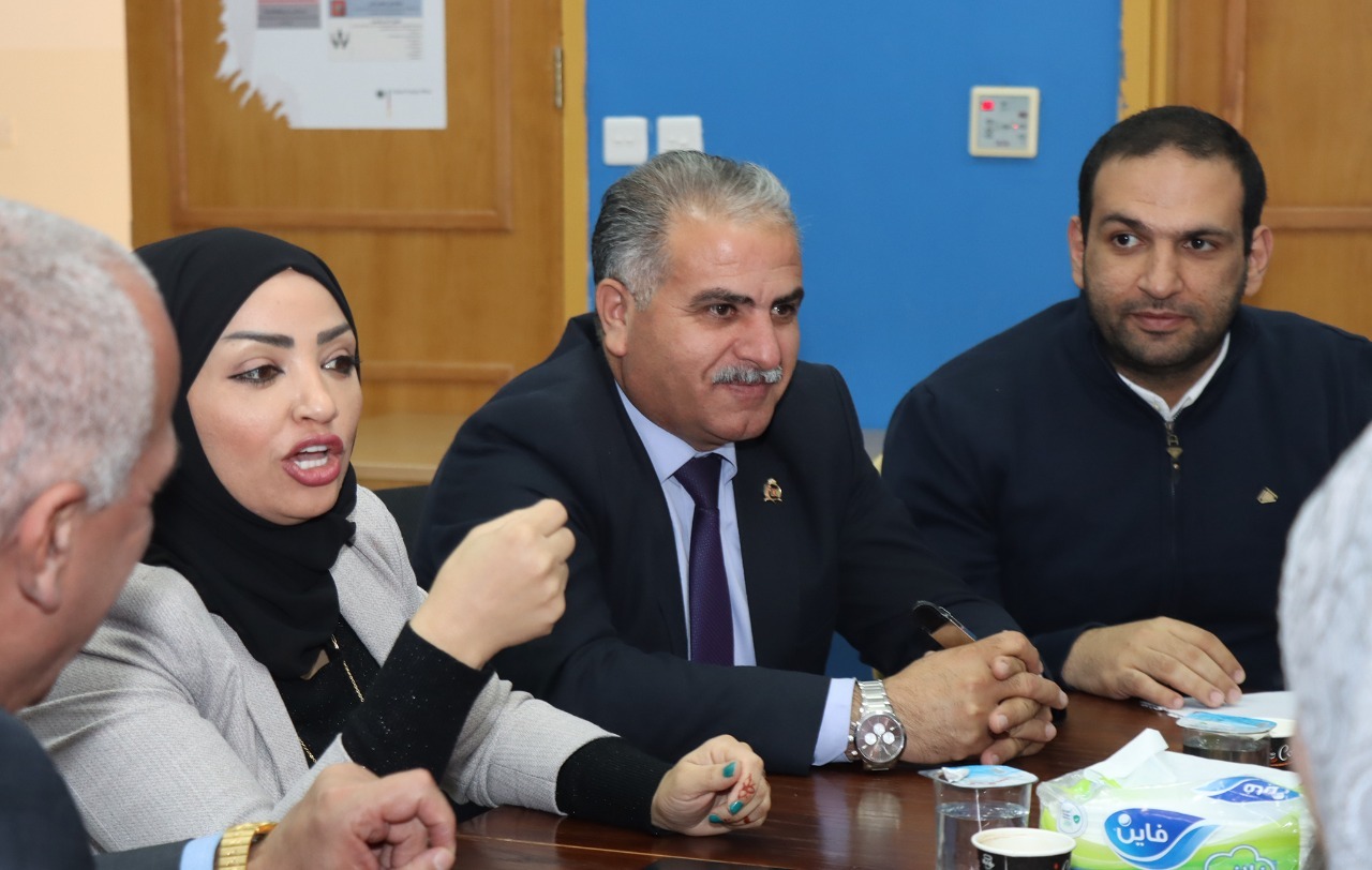 رئيس جامعة الحسين بن طلال يستقبل النائب زينب البدول.