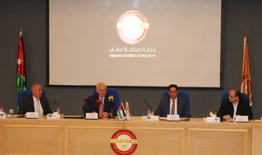 وزير التربية يؤكد على تهيئة المدارس المهنيه بالبنيه التحتيه وتطوير مناهج التعليم المهني