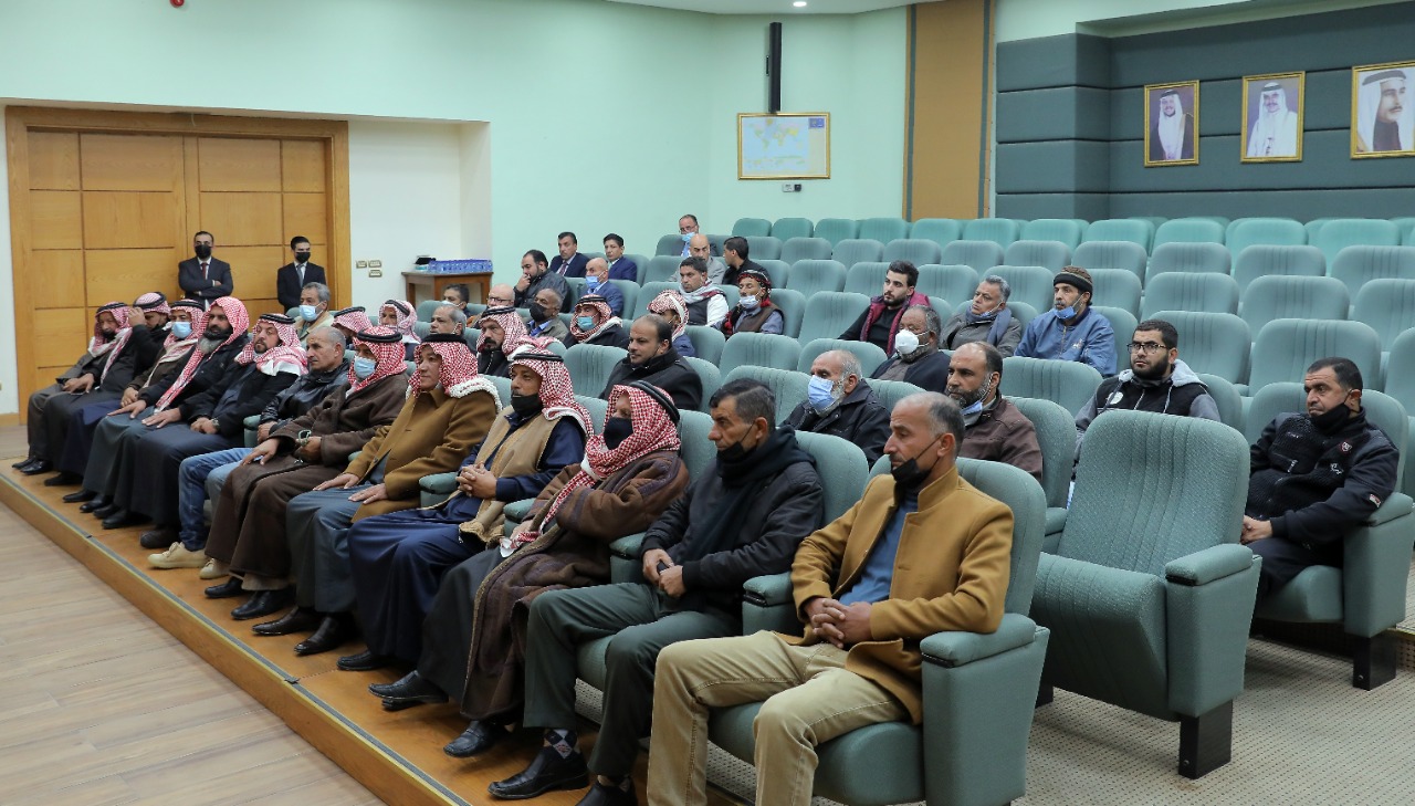 اجتماع الدغمي والعلاقمة يفضي لوقف الملاحقات بحق مزارعي الخربة السمرا