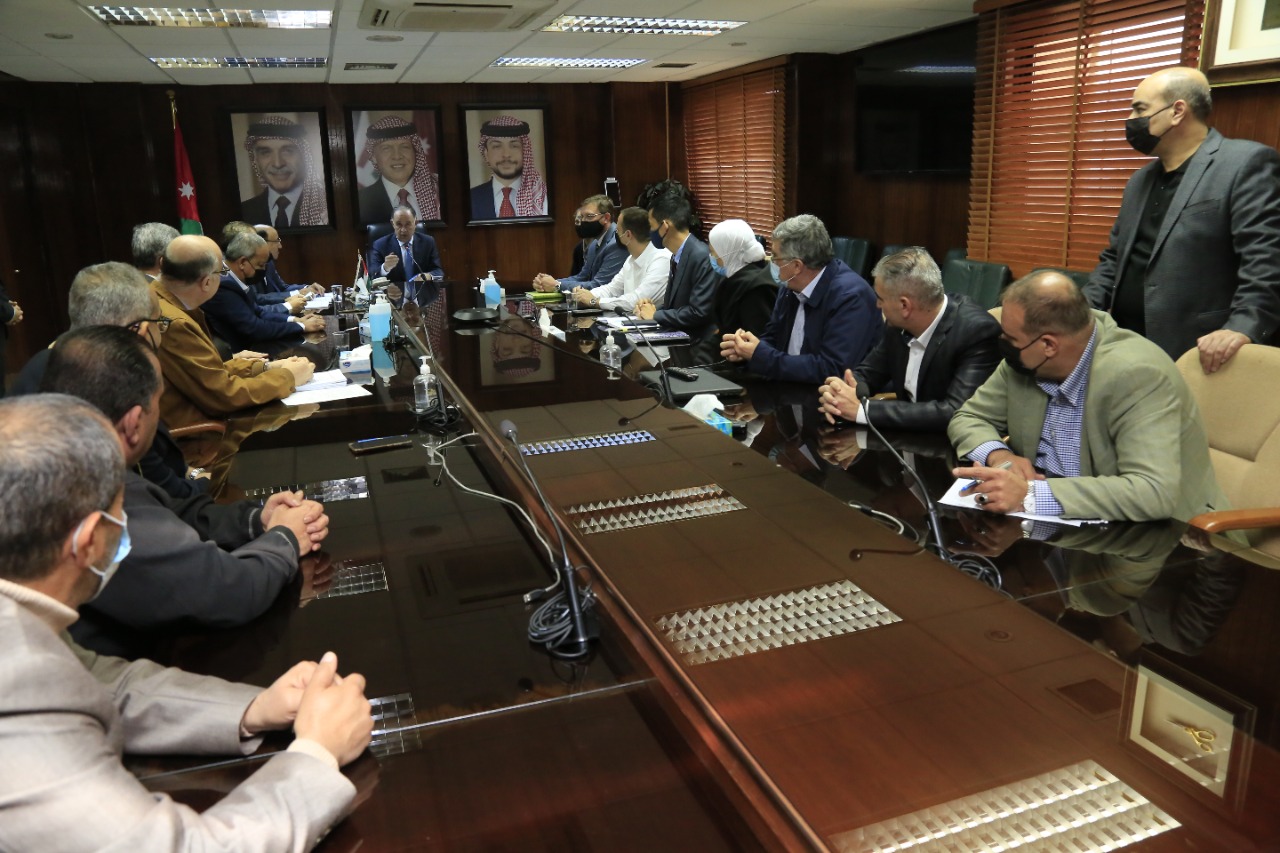 المياه : توقيع اتفاقيات عقد ادارة وتشغيل مياه وصرف صحي محافظات الجنوب