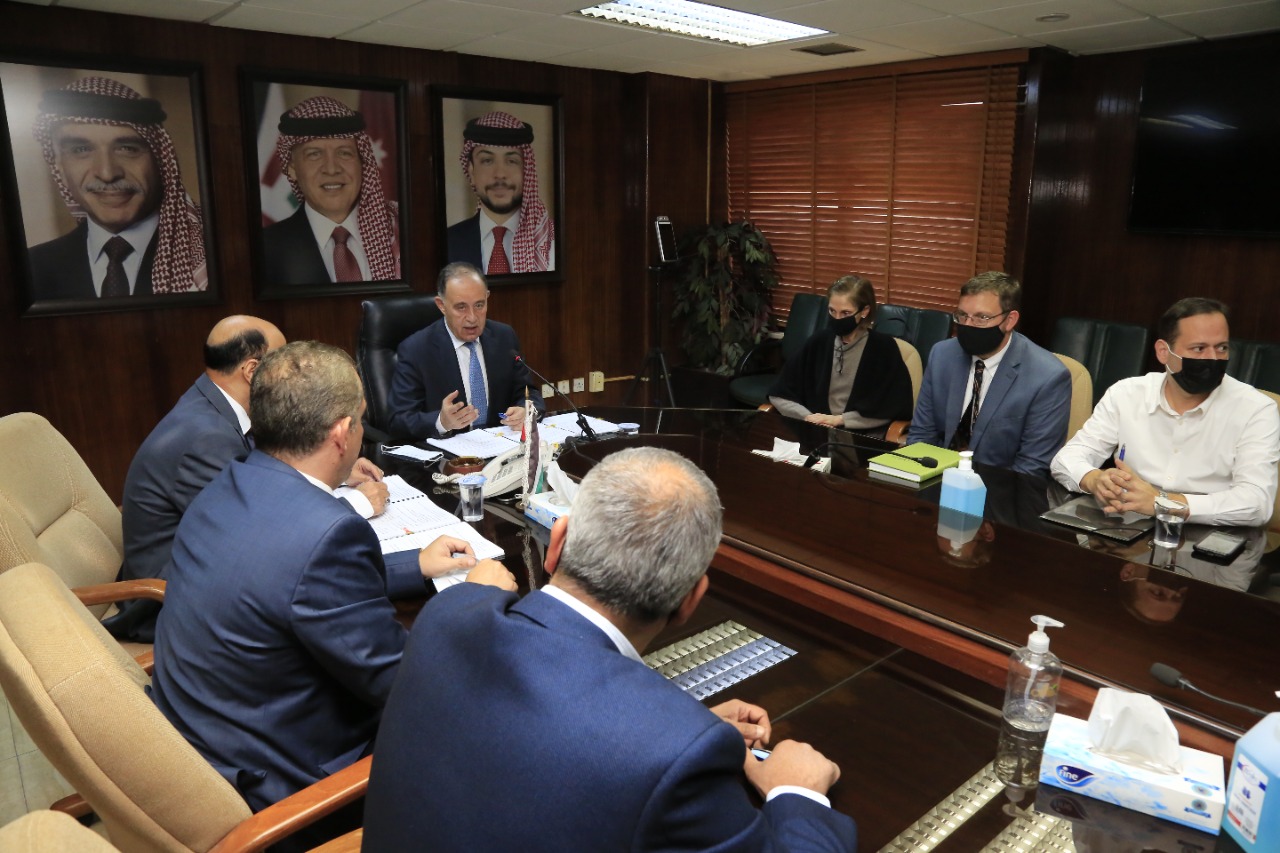 المياه : توقيع اتفاقيات عقد ادارة وتشغيل مياه وصرف صحي محافظات الجنوب