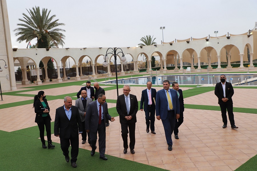 التوقيع على اتفاقية في مجال التدريب الفندقي بين اليرموك و فندق القوات المسلحة الأردنية