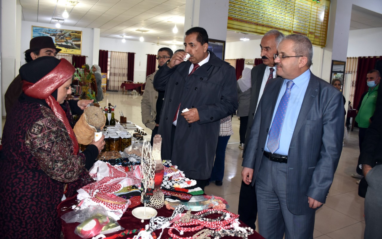 المراشدة يفتتح البازار الأردني التونسي في نادي المعلمين في إربد 