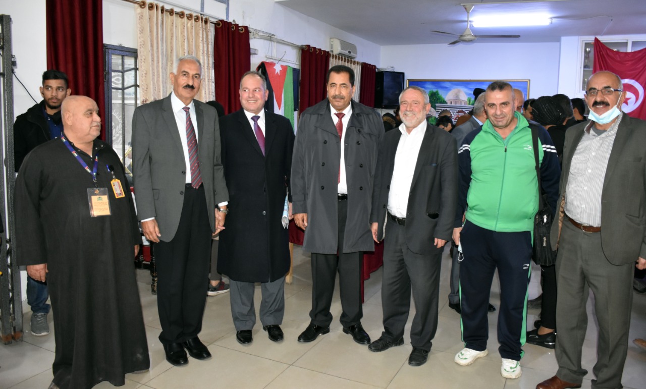 المراشدة يفتتح البازار الأردني التونسي في نادي المعلمين في إربد 