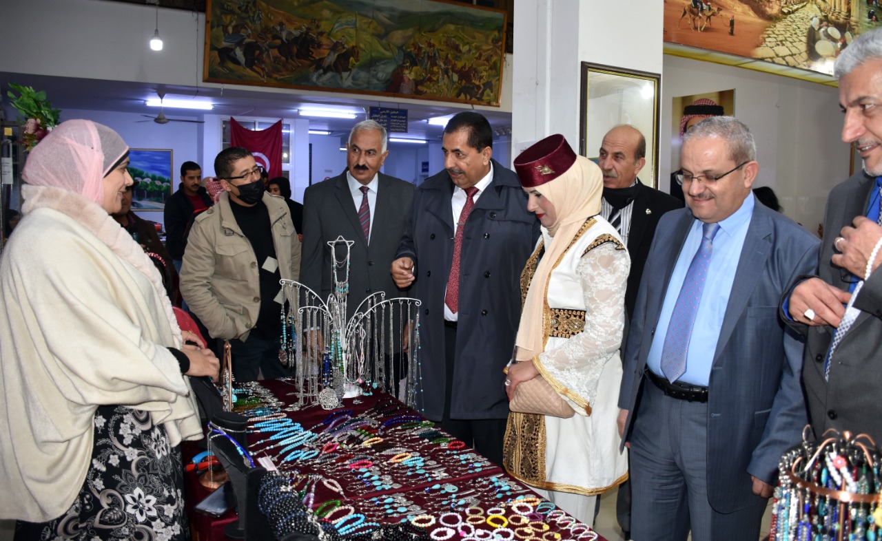 المراشدة يفتتح البازار الأردني التونسي في نادي المعلمين في إربد 