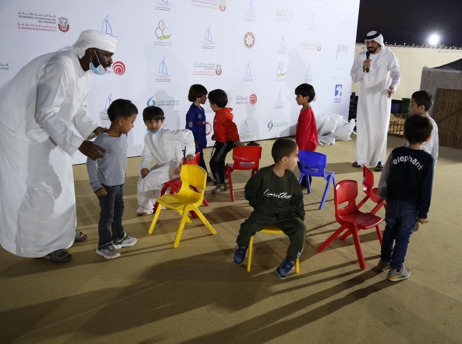 مهرجان السلع البحري يتوج الفائزين بسباق الدراجات الهوائية