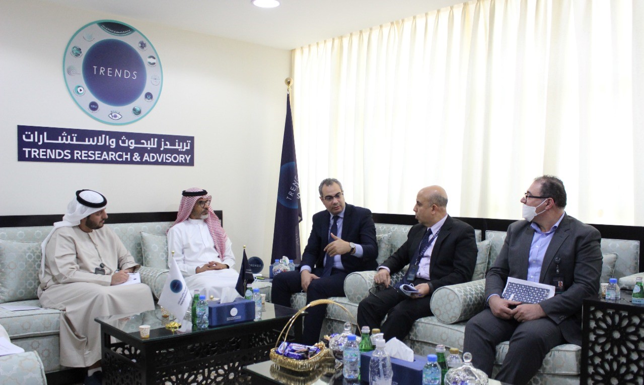 المدیر التنفیذي للمركز الوطني للدراسات یزور  تریندز ویثمن جھوده ودعمھ لحركة البحث  العلمي