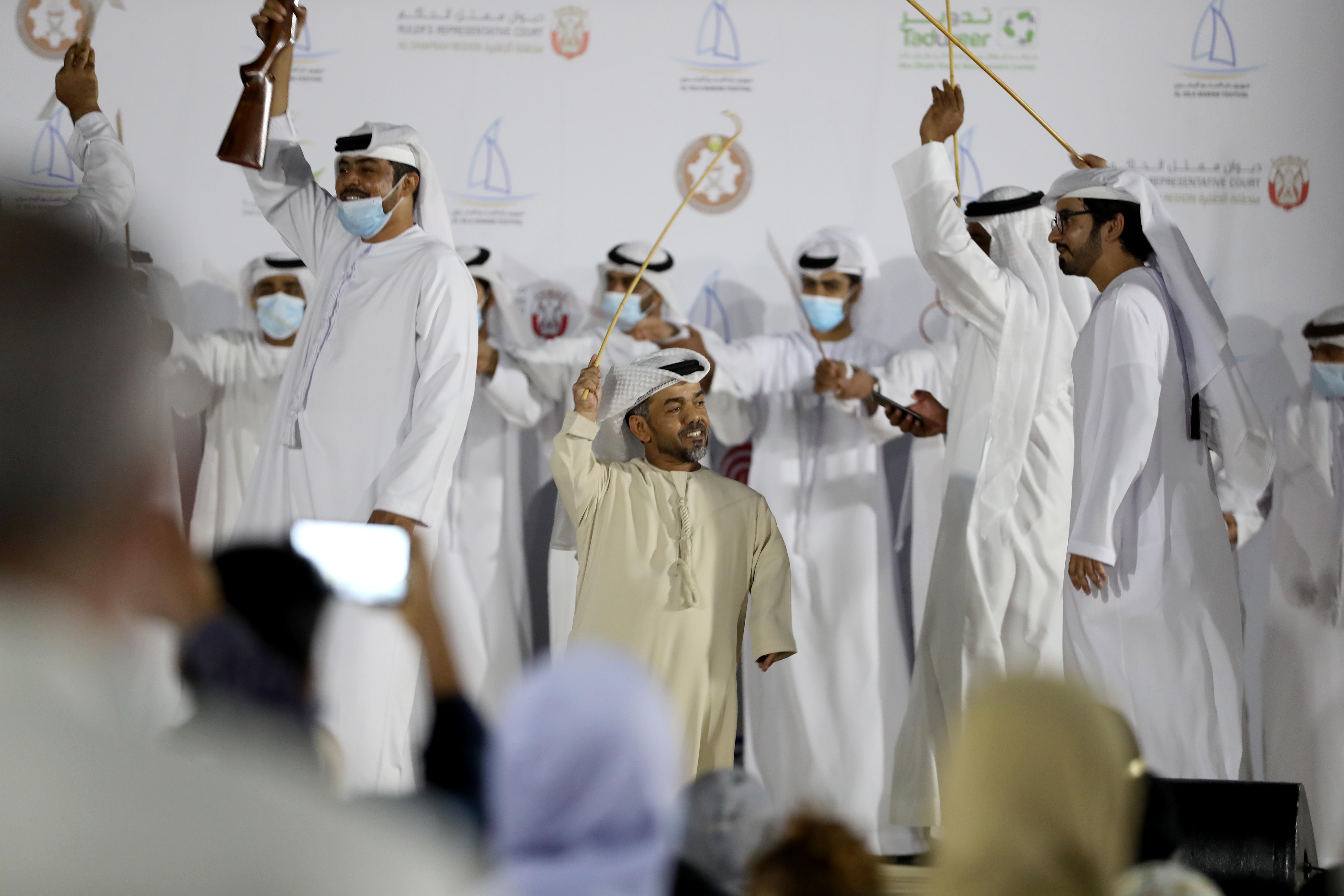 مهرجان السلع البحري يتوج الفائزين بسباق الدراجات الهوائية