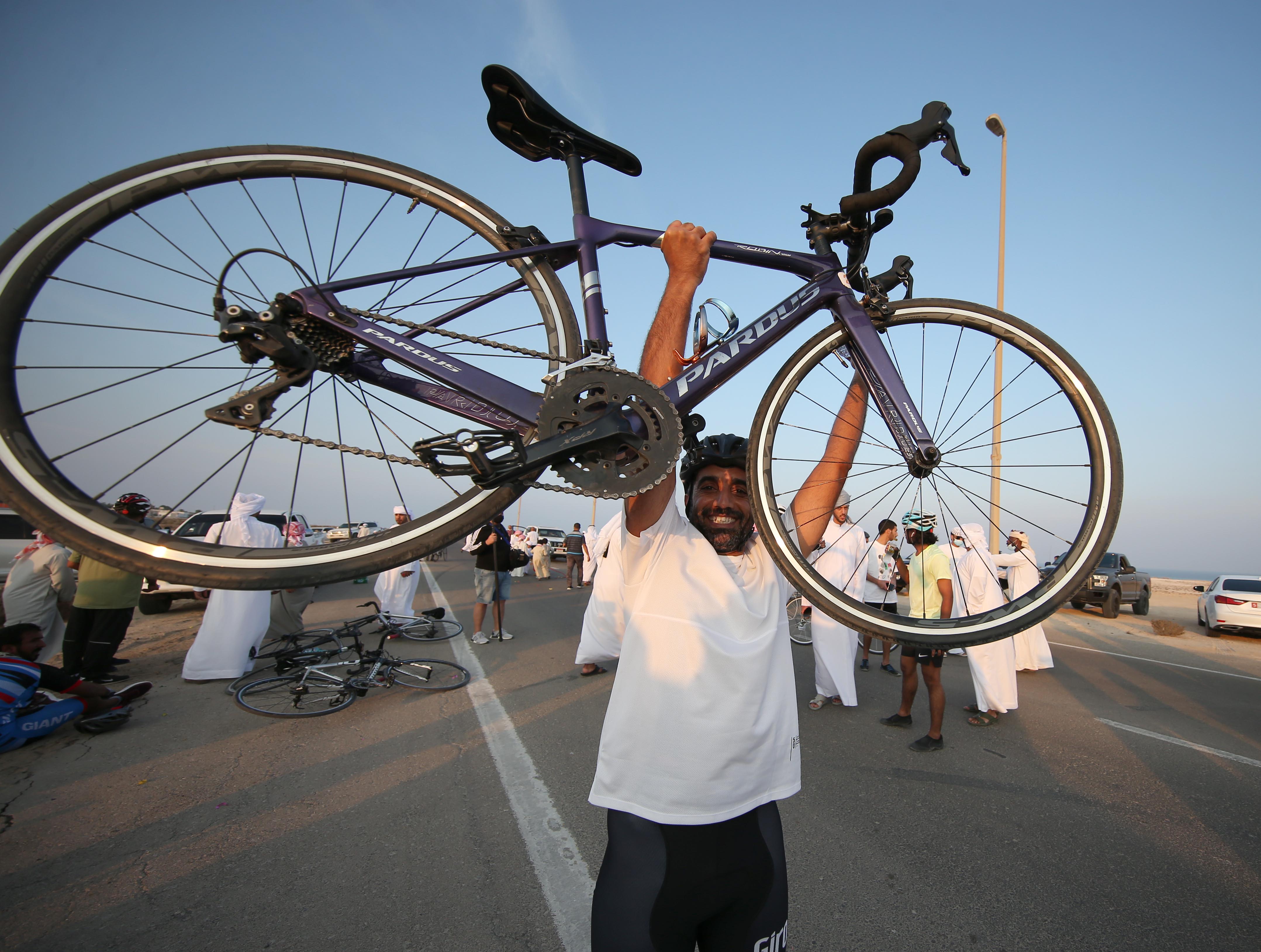 مهرجان السلع البحري يتوج الفائزين بسباق الدراجات الهوائية