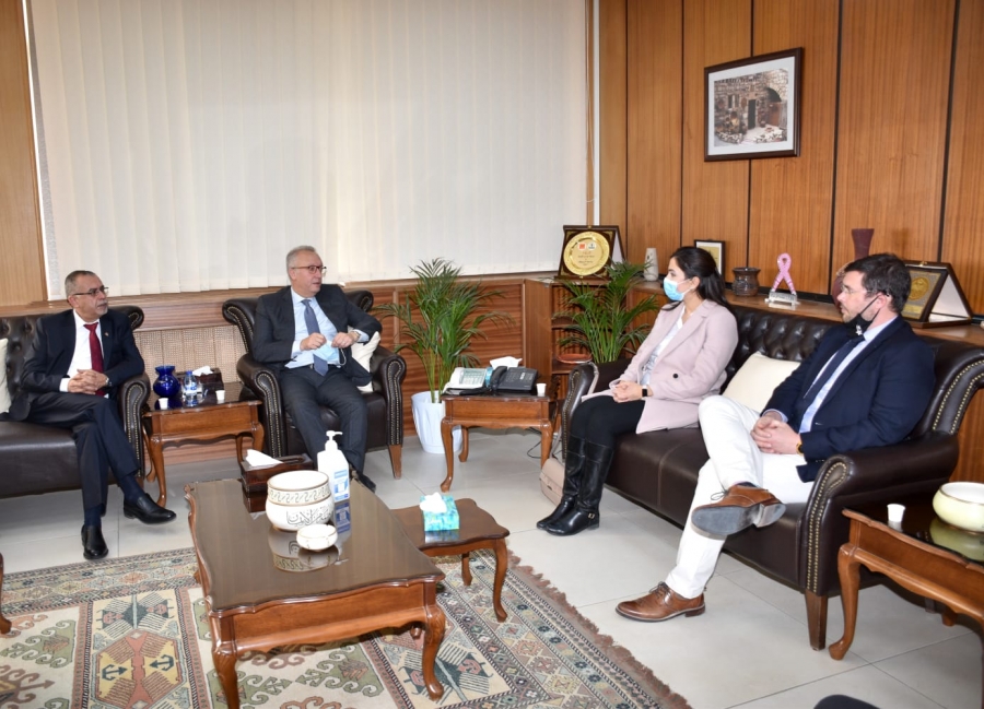 بحث التعاون بين اليرموك والسفارة الأمريكية في عمان