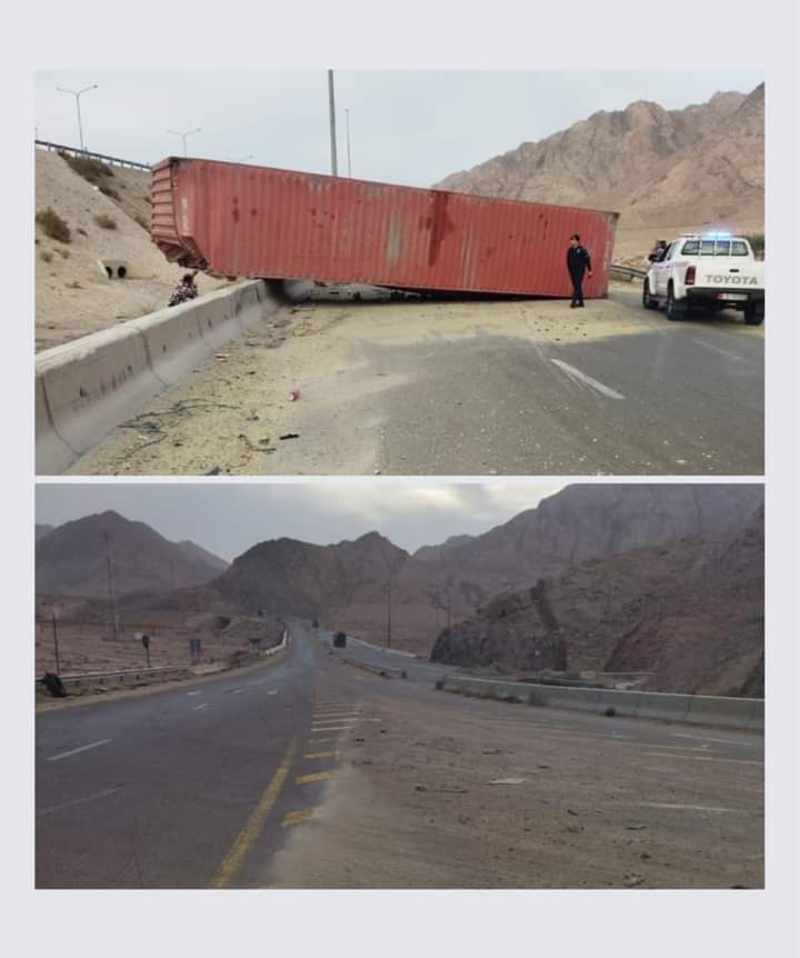 تدهور تريلا على مسرب الآليات الثقيلة باتجاه جمرك العقبة يغلق حركة السير بالكامل