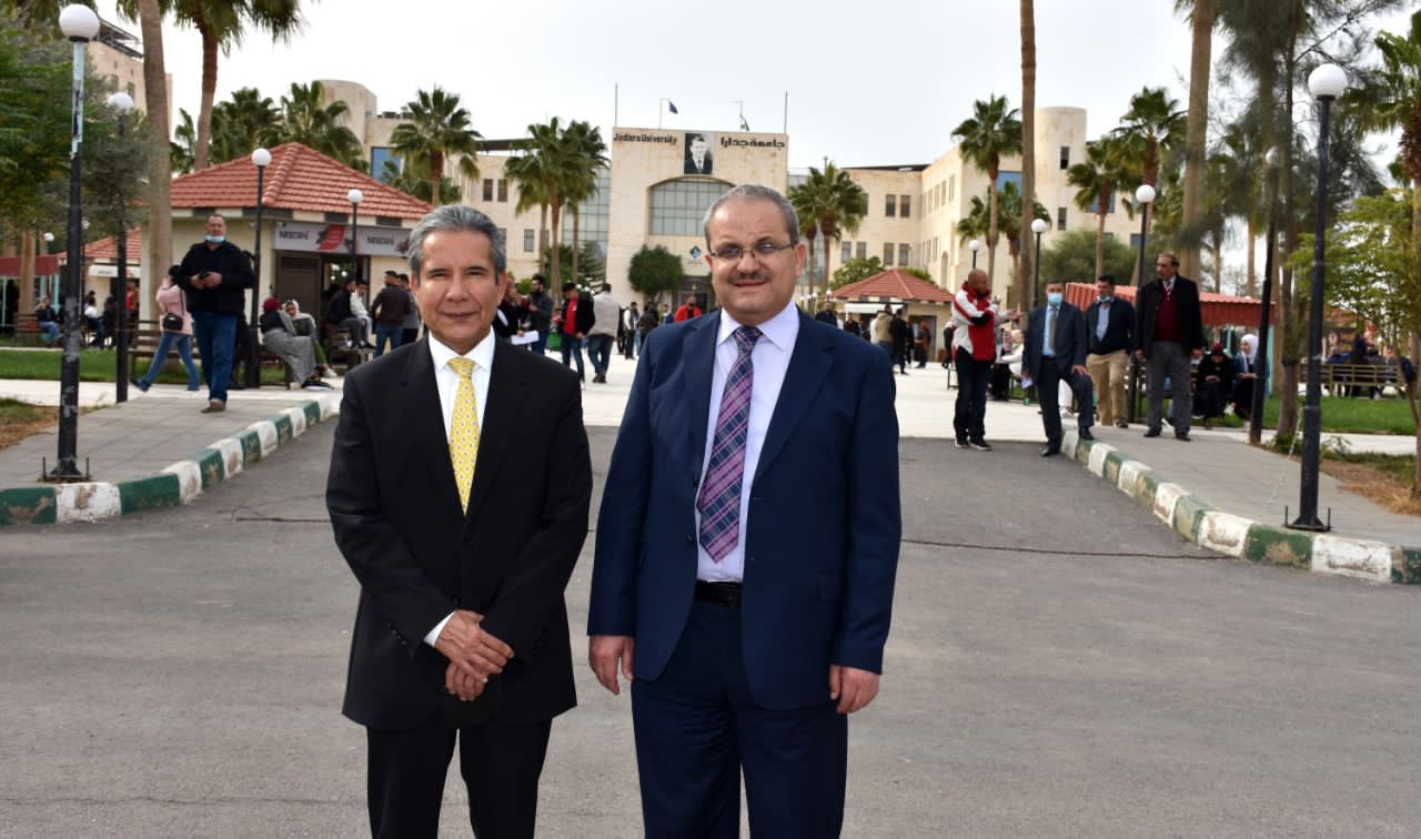 السفير المكسيكي يزور جامعة جدارا  صور