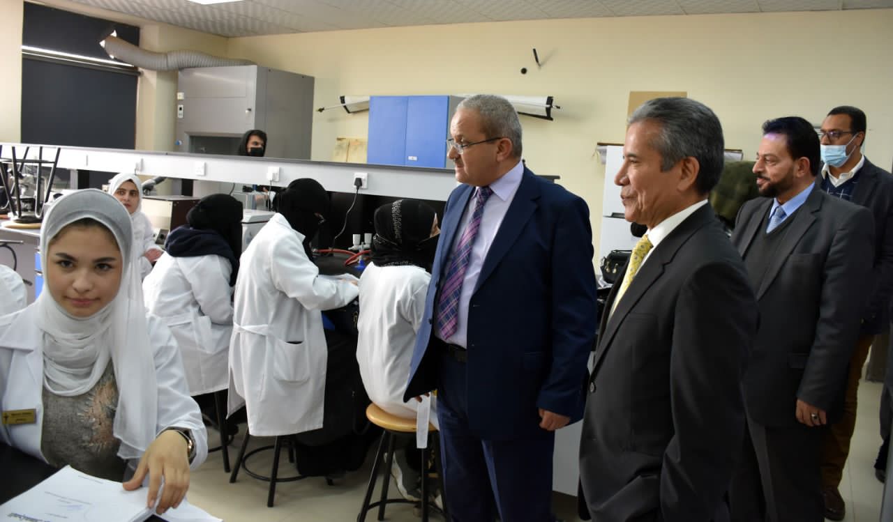 السفير المكسيكي يزور جامعة جدارا  صور