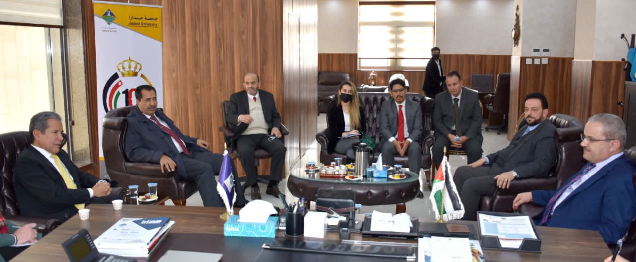 السفير المكسيكي لدى الأردن يزور جامعة جدارا 