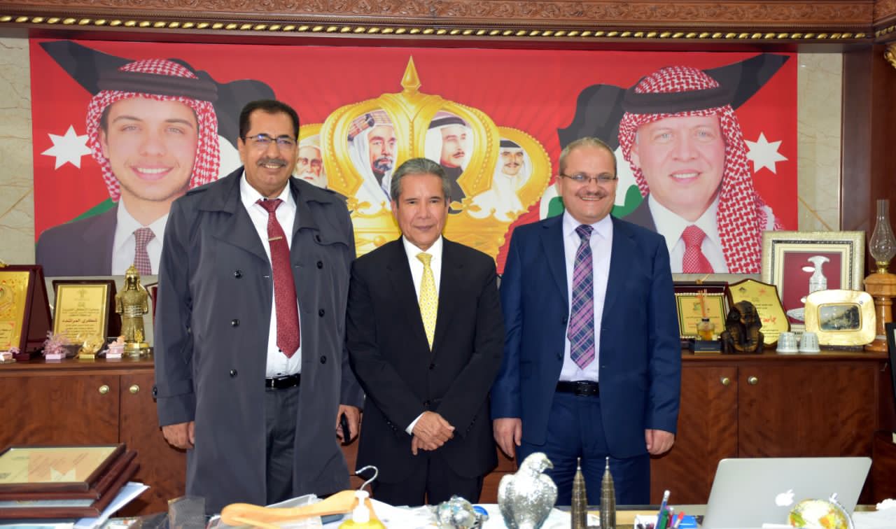 السفير المكسيكي لدى الأردن يزور جامعة جدارا 