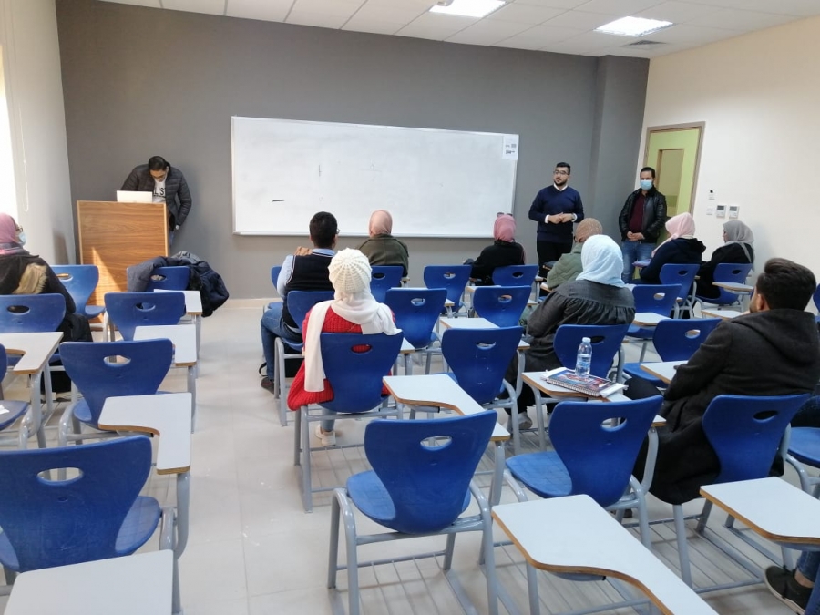 الحسبان يحاضر عن   إنشاء المشاريع الريادية والإبتكارية صغيرة الحجم في آل البيت