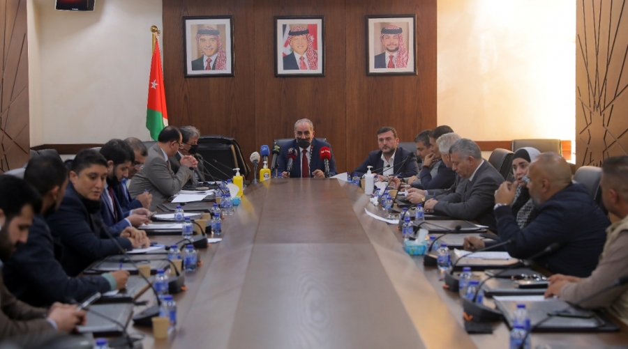 السياحة النيابية تبحث تحديات شركات التطبيقات الذكية لنقل الركاب