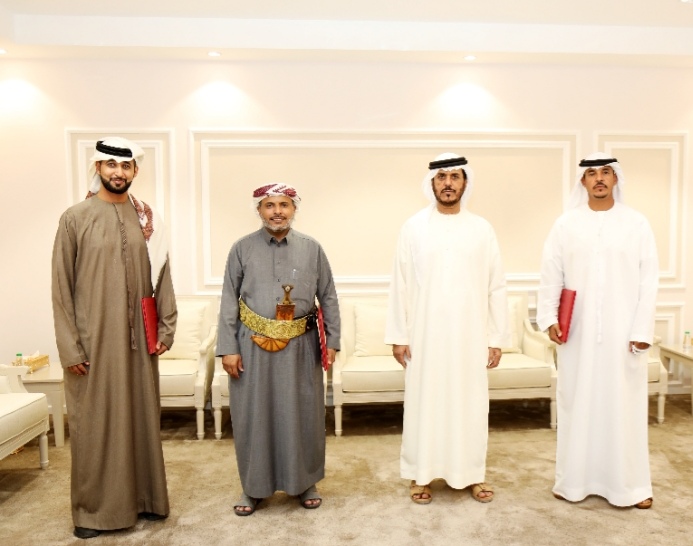 قصائد تلمس الوجدان  في مجلس الحیرة الأدبي