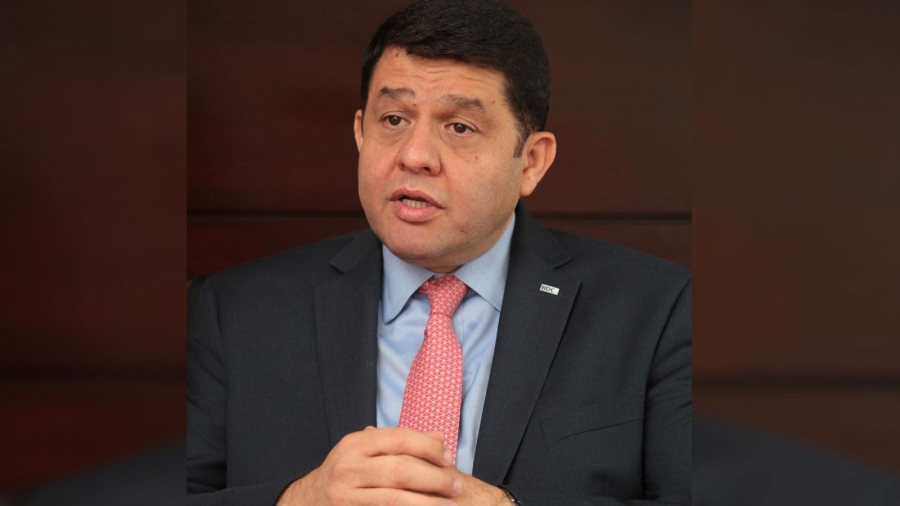 وزير العمل يقرر وقف انتداب الموظفين ونقلهم وتكليفهم من وإلى الوزارة والمؤسسات التابعة لها