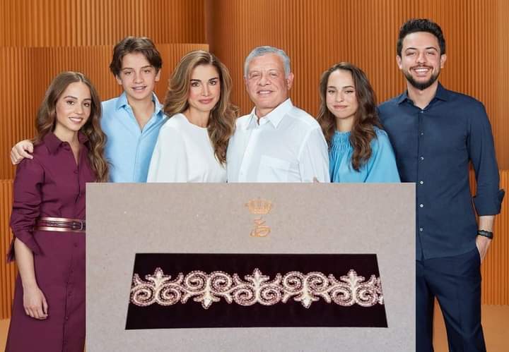 بصمة مختلفة ببطاقات المعايدة من صاحبي الجلالة بمناسبة العام الجديد