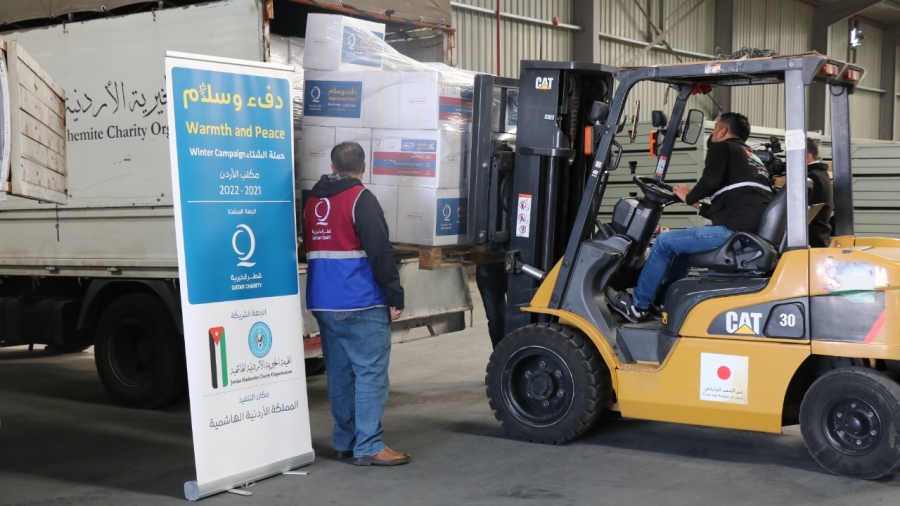 الخيرية الهاشمية وقطر الخيرية تنفذان مشروع دفء وسلام للسنة الرابعة على التوالي