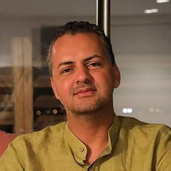 الفنان التونسي ومدير مهرجان قرطاج الدولي عماد عليبي يتحصل على جائزة وسام الفنون والآداب الفرنسي