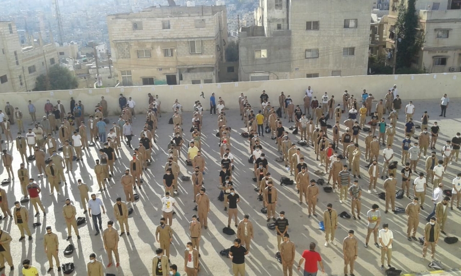 حنين تطلق  بالعلمِ جودي   فيديو