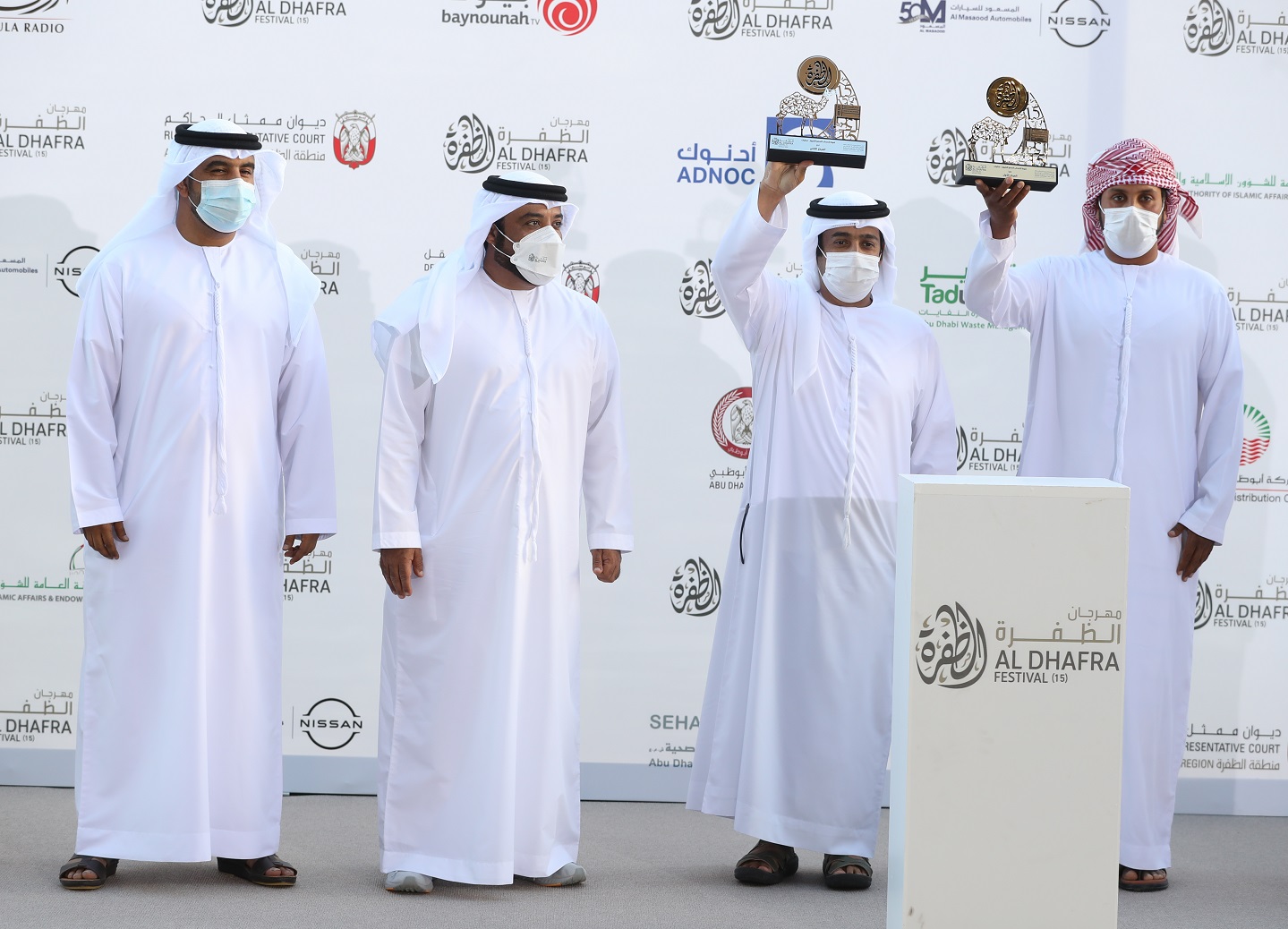 تتويج أشواط الثنايا المحليات والحقايق المجاهيم بمزاينة مدينة زايد للإبل