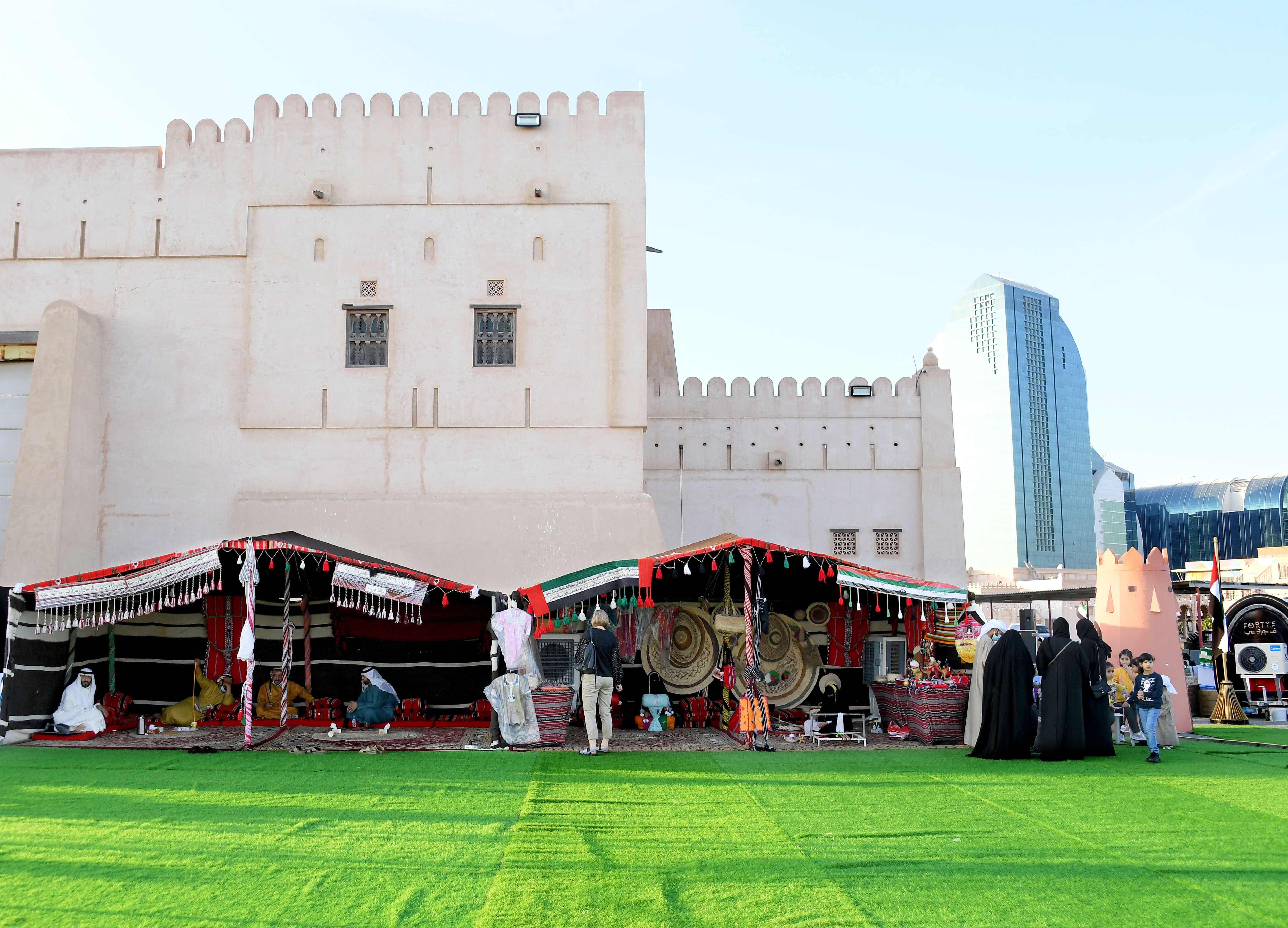  تراث الإمارات يختتم ملتقى الخمسين التراثي  