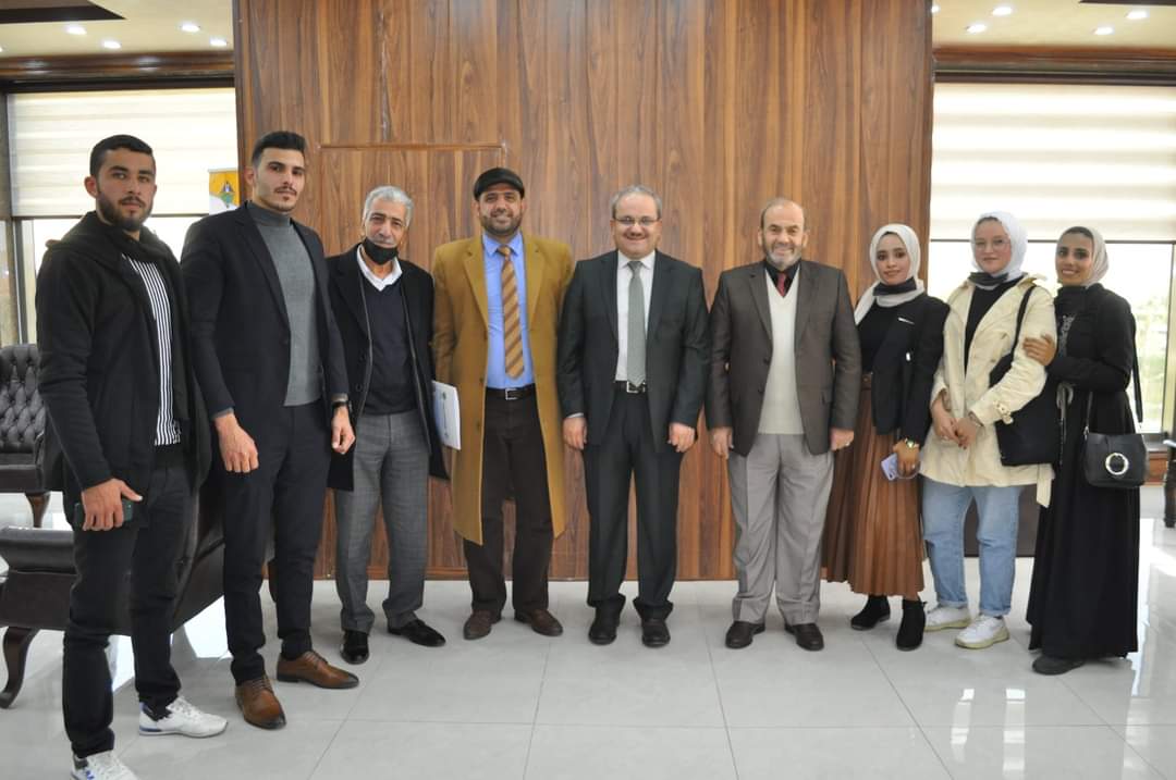 رئيس جامعة جدارا يلتقي طلبة مبادرة  أنا هنا لأحقق لذوي الاحتياجات الخاصة