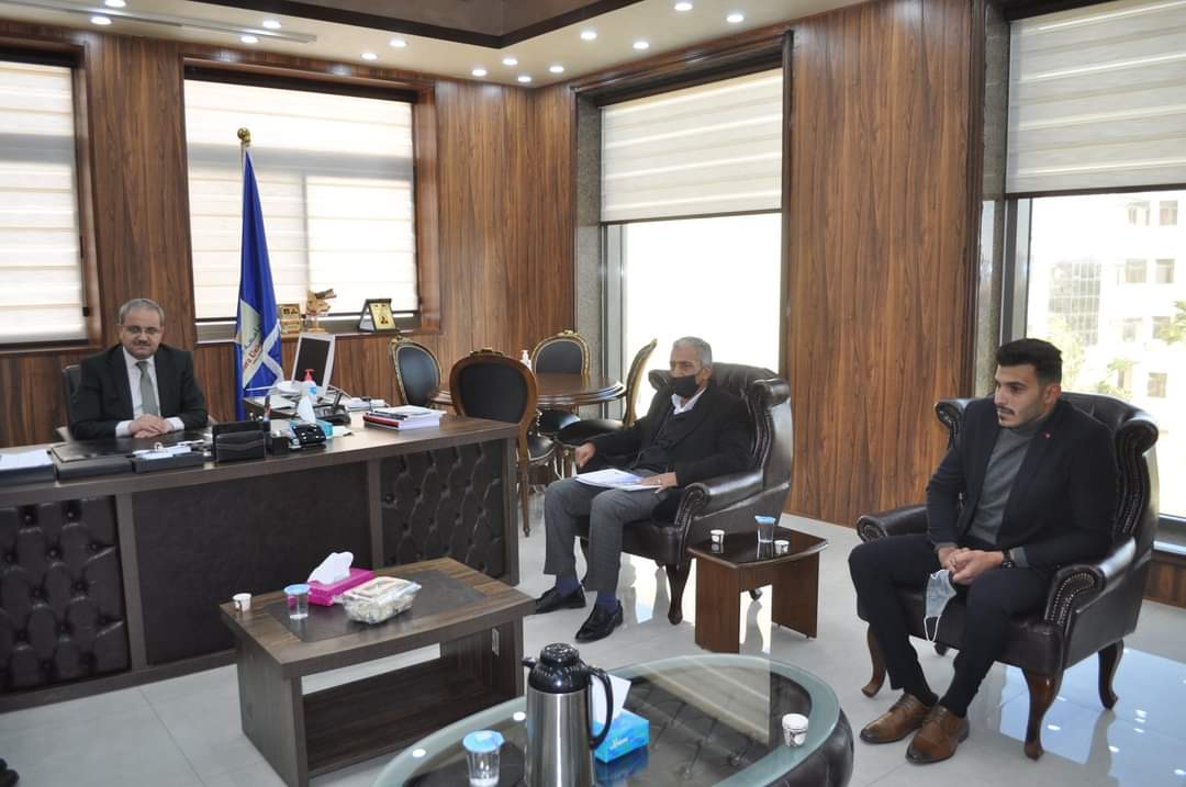 رئيس جامعة جدارا يلتقي طلبة مبادرة  أنا هنا لأحقق لذوي الاحتياجات الخاصة