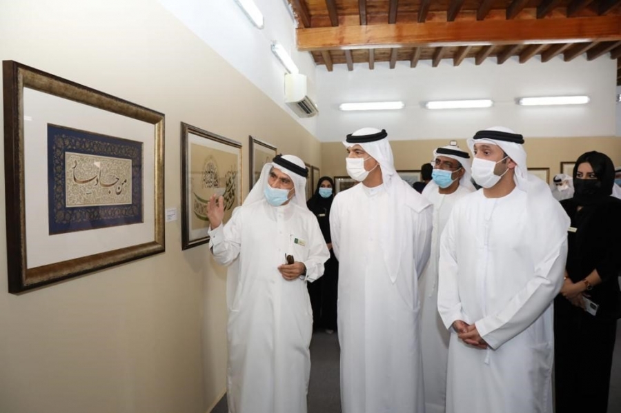 ضمن مھرجان الفنون الإسلامیة  جمالیات خطیة في جمعیة الإمارات لفن الخط العربي والزخرفة الإسلامیة