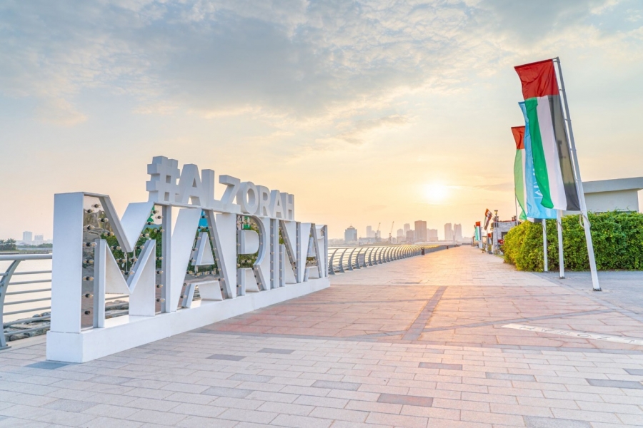 الزورا تستقبل العام الجدید بعرض مذھل للألعاب  الناریة في عجمان